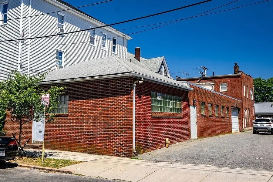 272 Sawyer St, New Bedford, MA 02746 - Image #2