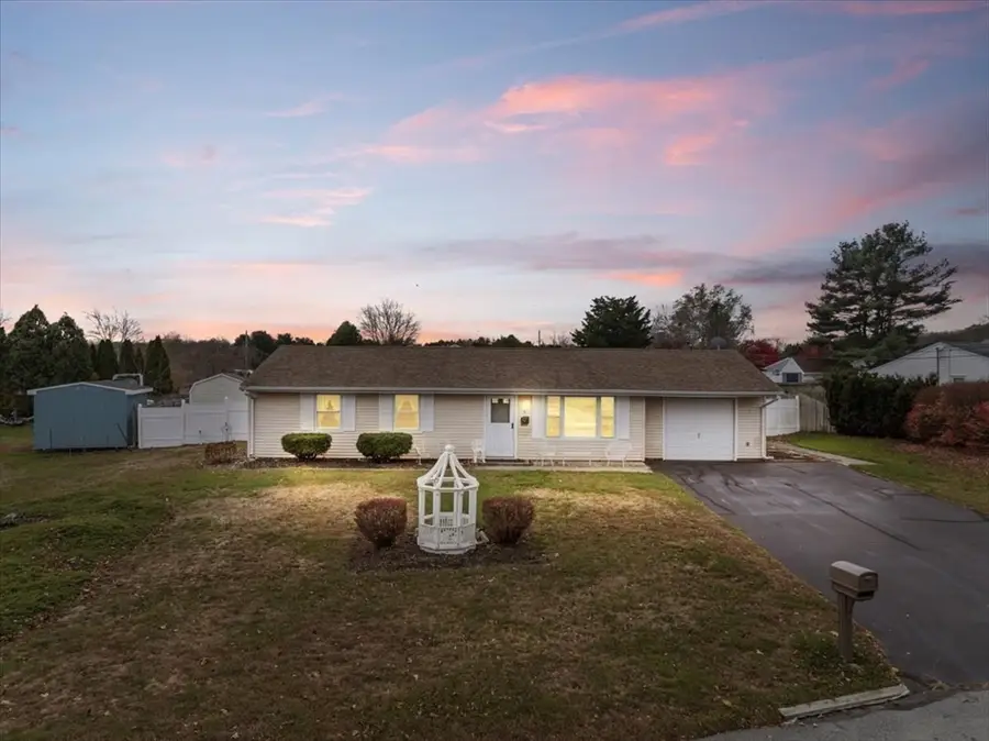 5 Samosett Dr, Dartmouth, MA 02748 - Image #2