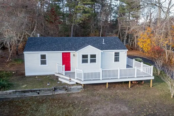 12 Tradewind Ln, Plymouth, MA 02360