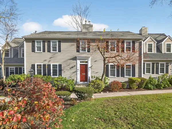 609 Washington St #303, Wellesley, MA 02482