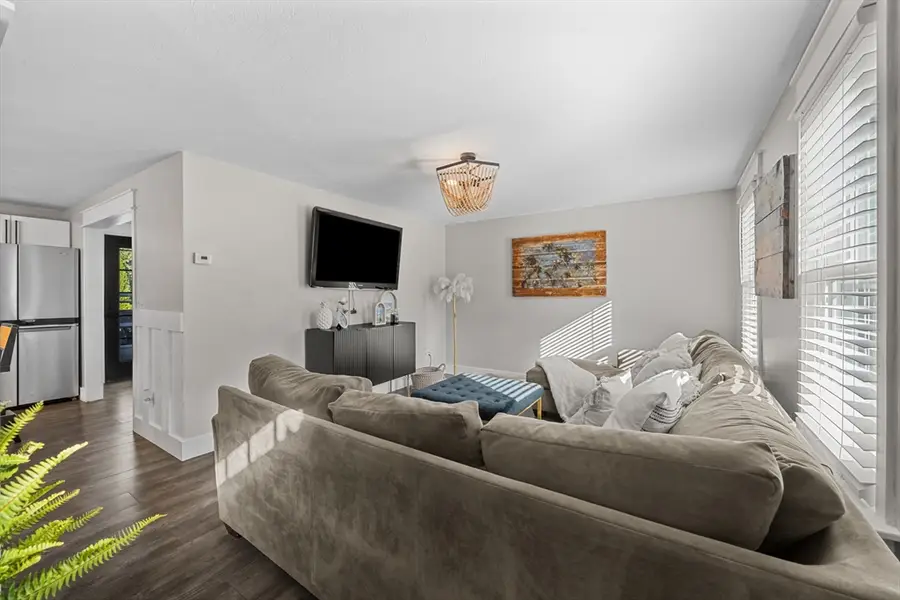 8 Dawson Cir, Holden, MA 01520 - Image #2