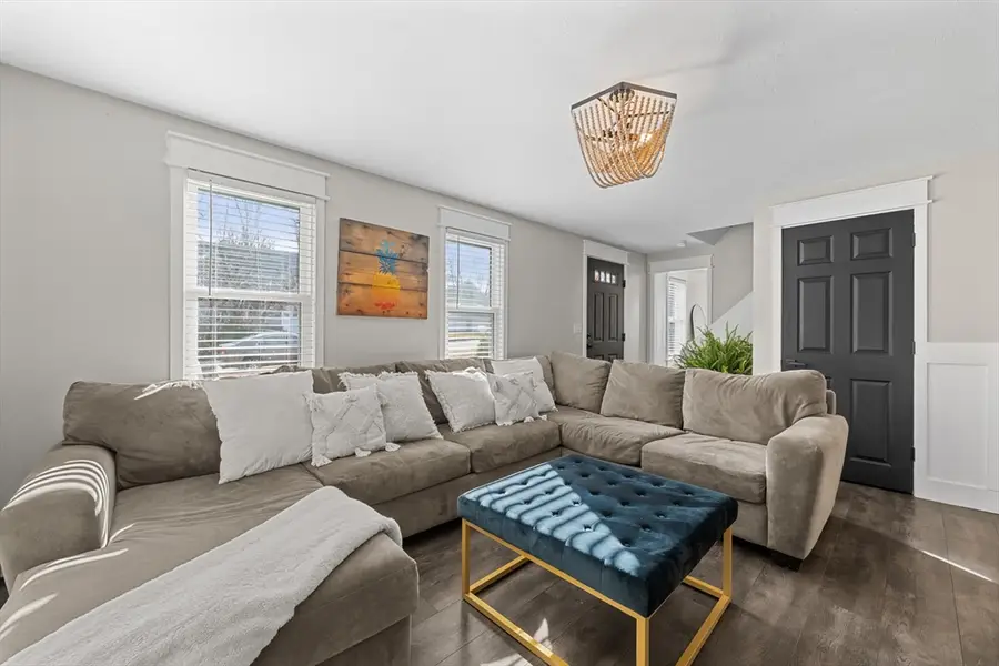 8 Dawson Cir, Holden, MA 01520 - Image #3