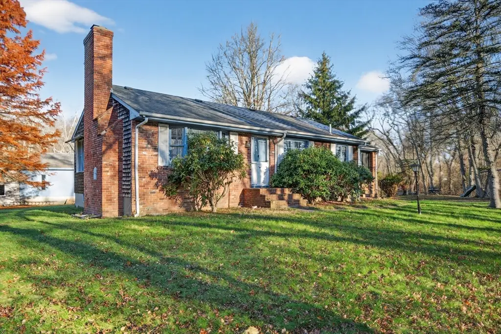 79 Cedar Ave, Swansea, MA 02777 - Image #1