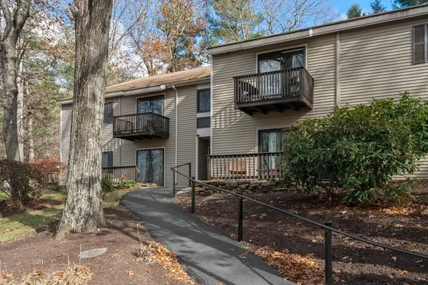 24 Thayer Pond Dr #unit 16, Oxford, MA 01537