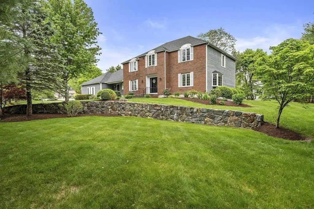 15 Kensington Dr, Canton, MA 02021 - Image #1