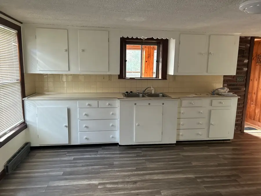 72 Homeward Ave, Uxbridge, MA 01569 - Image #3