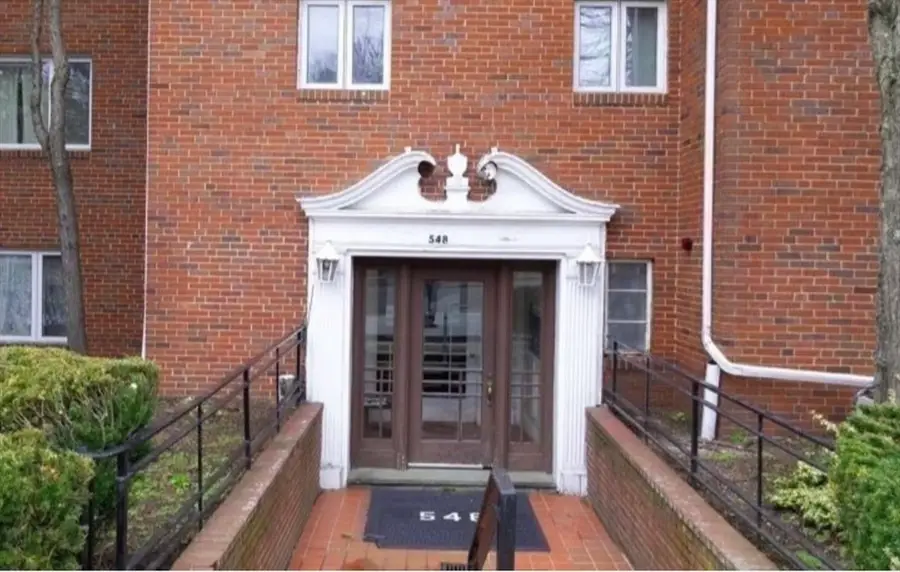 548 Centre Street #5, Newton, MA 02458 - Image #2