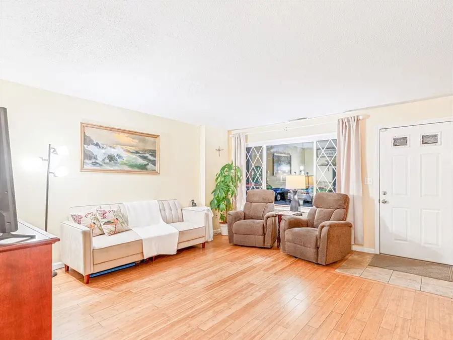 945 Riverside Dr. #2A, Methuen, MA 01844 - Image #2