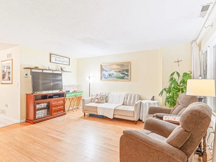 945 Riverside Dr. #2A, Methuen, MA 01844 - Image #3