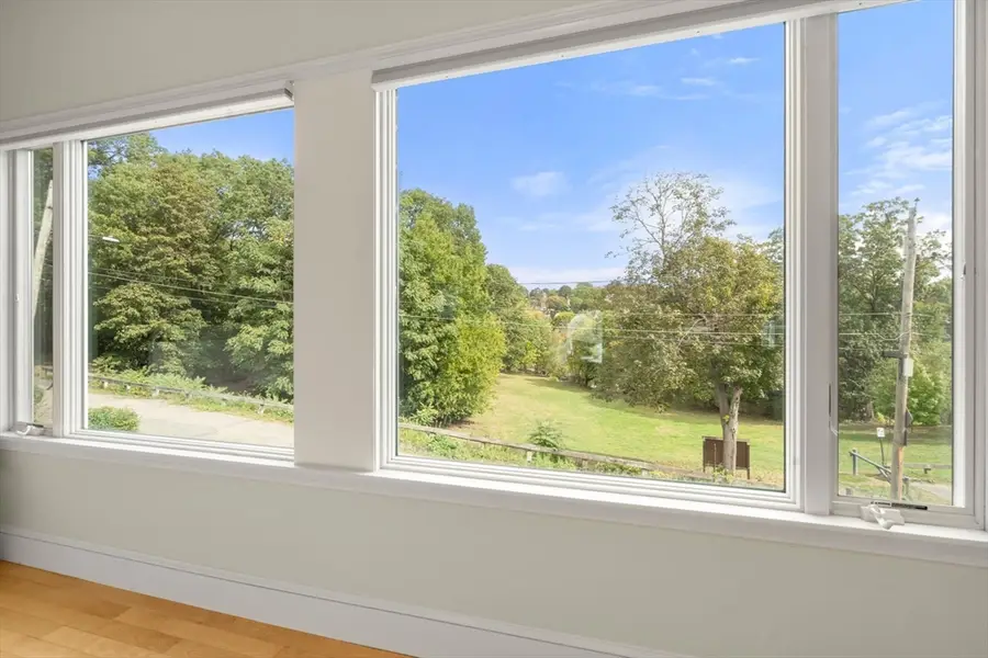 27 Hamilton Pl, Needham, MA 02494 - Image #3