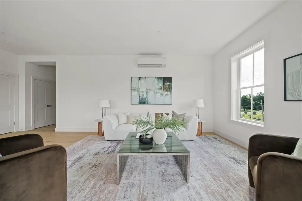 105 Sea St #203, Quincy, MA 02169 - Image #1