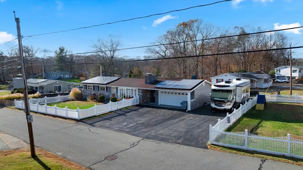 2 Crestwood Rd, Leicester, MA 01524 - Image #1