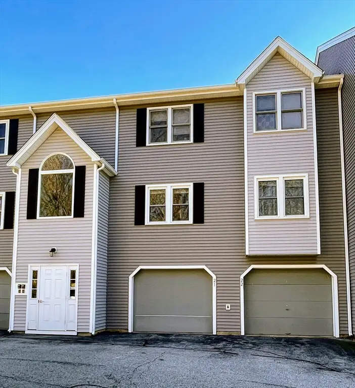 124 Tennis Plaza #22, Dracut, MA 01826 - Image #1