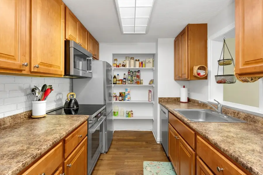 60 Greentree Ln #38, Weymouth, MA 02190 - Image #2