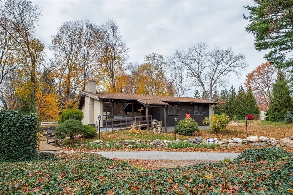 826 Osgood St, North Andover, MA 01845 - Image #1