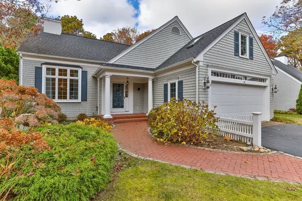 25 Daybreak Ln, Barnstable, MA 02601
