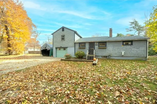 40 3rd Ave, Halifax, MA 02338