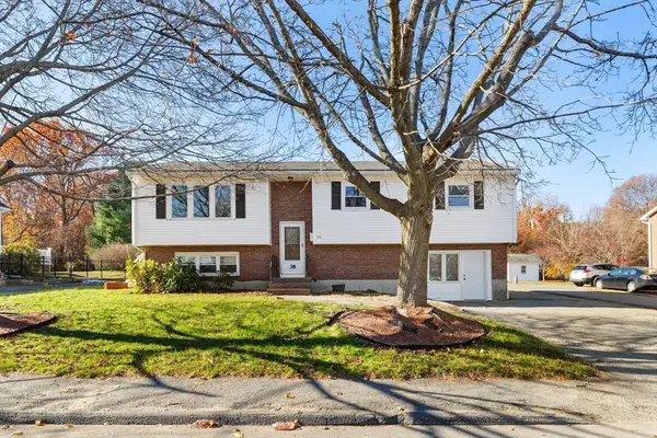 38 Valley St, Salem, MA 01970