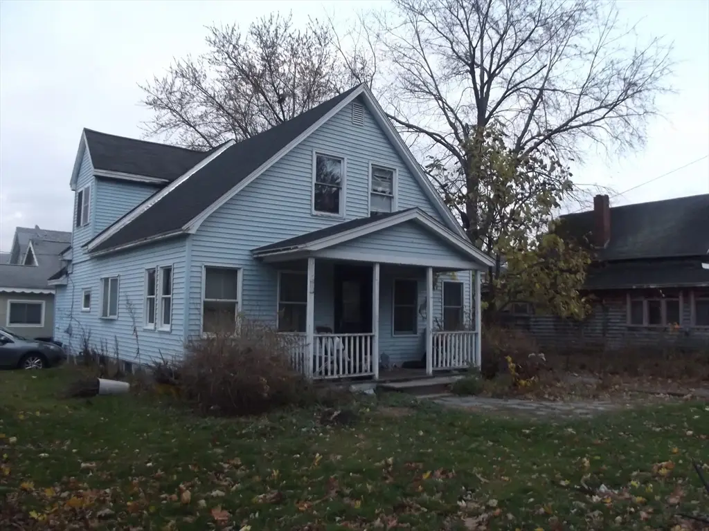 27 Elizabeth St, Lunenburg, MA 01462 - Image #1