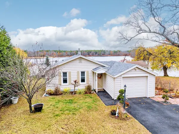 98 Pine Grove St, Springfield, MA 01119