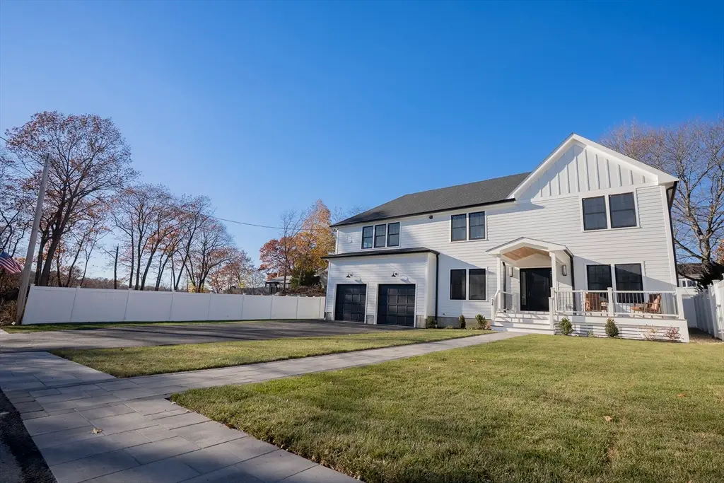 24 Palmetto St, Saugus, MA 01906 - Image #1