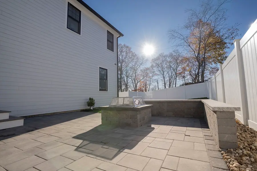 24 Palmetto St, Saugus, MA 01906 - Image #3