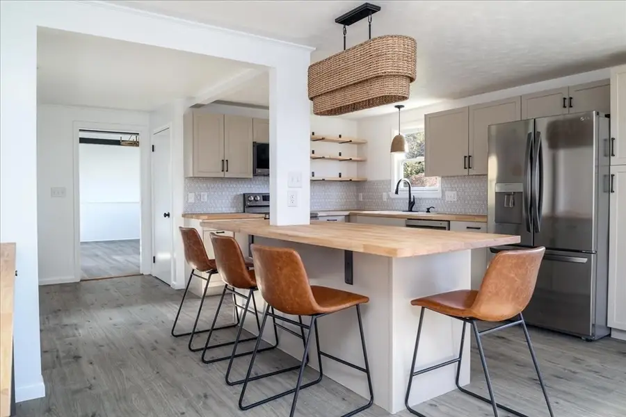 18 Claffey Avenue, Worcester, MA 01606 - Image #2