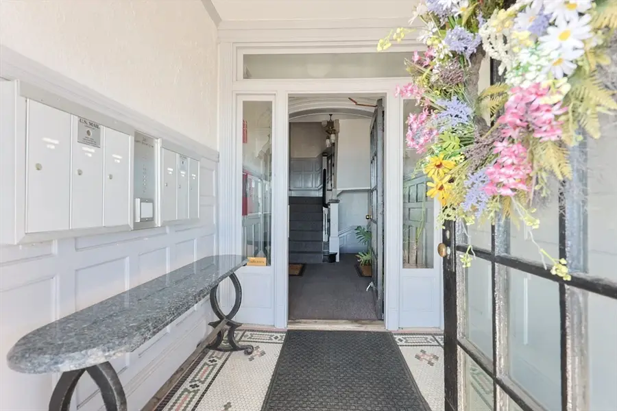 281 Lynn Shore Dr #4, Lynn, MA 01902 - Image #3