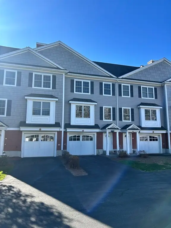 1975 Middlesex St #10, Lowell, MA 01851