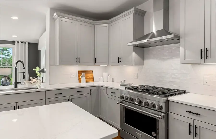 16 Lloyd Circle #30, Norton, MA 02766 - Image #3