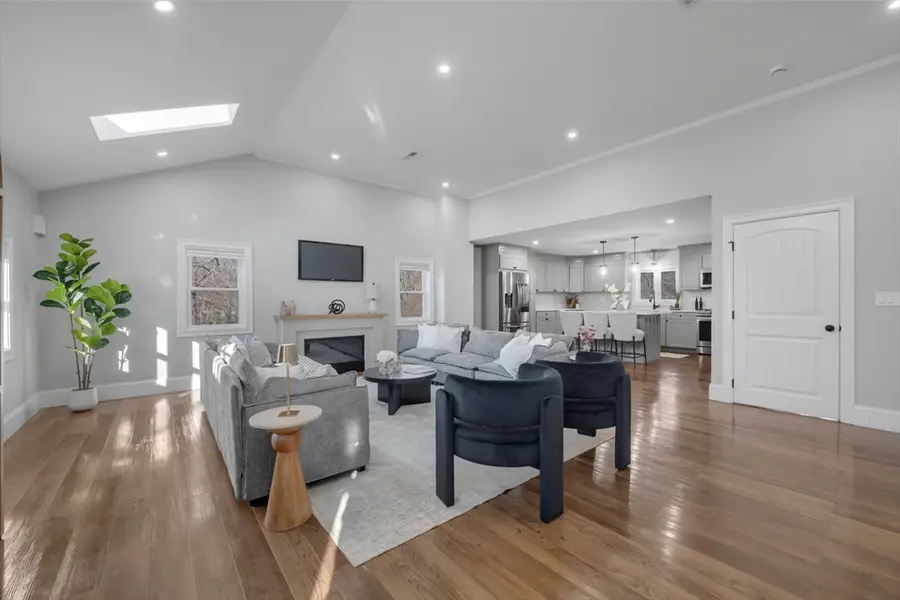 594 Pleasant St, Leominster, MA 01453 - Image #2