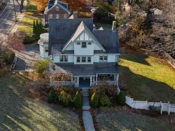 206 Franklin St, Newton, MA 02458