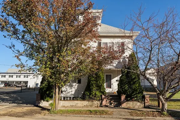 4 Elm St #3, Peabody, MA 01960