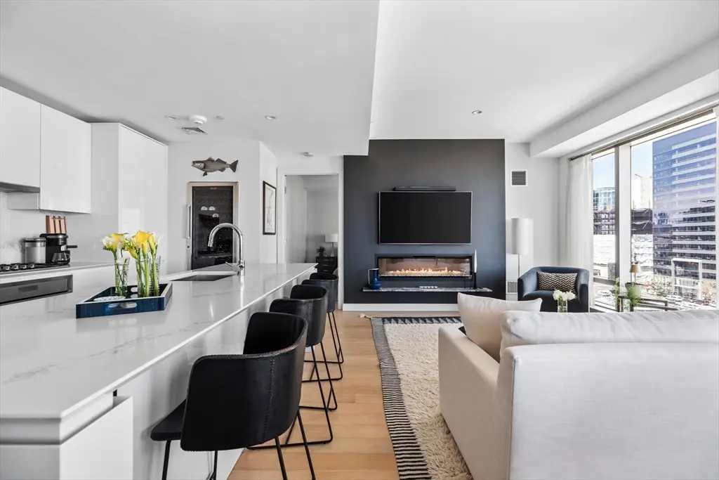 133 Seaport Blvd #920, Boston, MA 02210 - Image #1