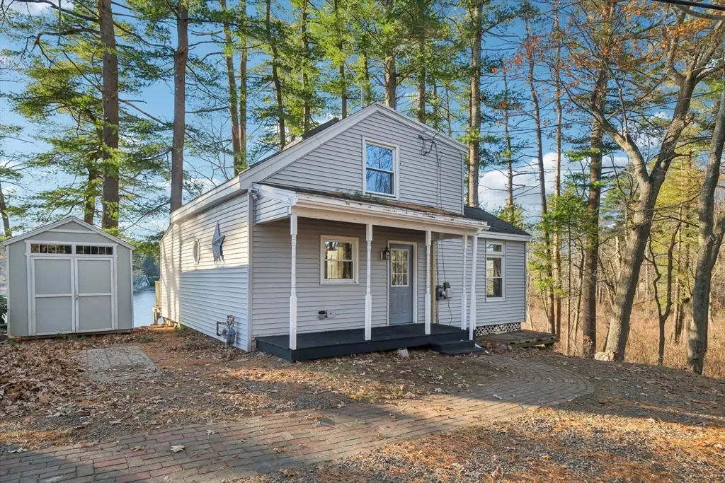 351 Peters Pond Dr, Dracut, MA 01826 - Image #1