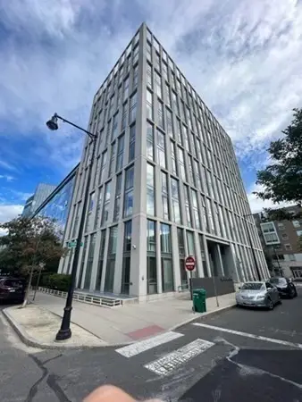 2 Earhart #121, Cambridge, MA 02141 - Image #3