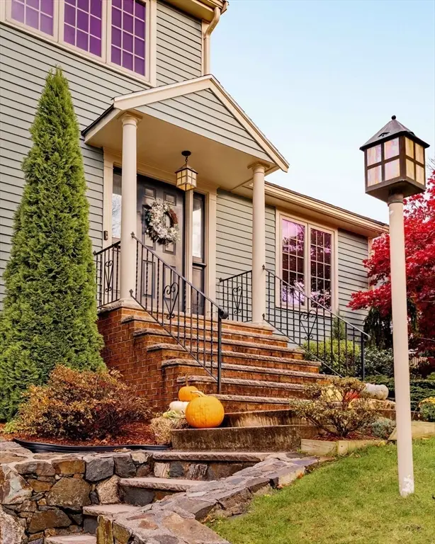 6 Castle Clare Cir, Wakefield, MA 01880 - Image #2