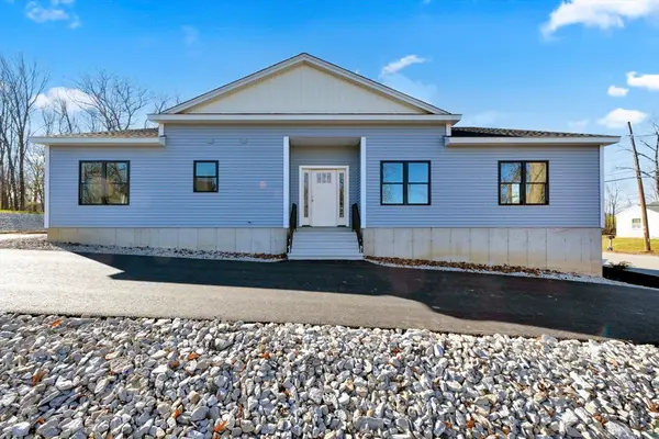 7 L Stevens Rd #B, Charlton, MA 01507