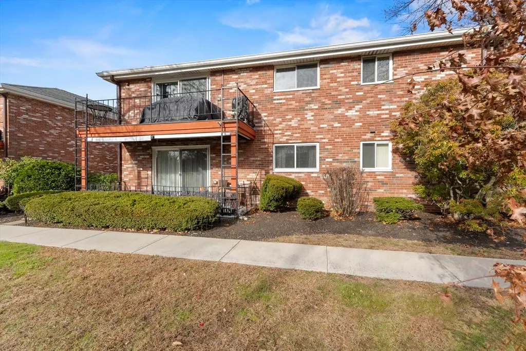 18 Fountain Lane #2, Weymouth, MA 02190 - Image #1