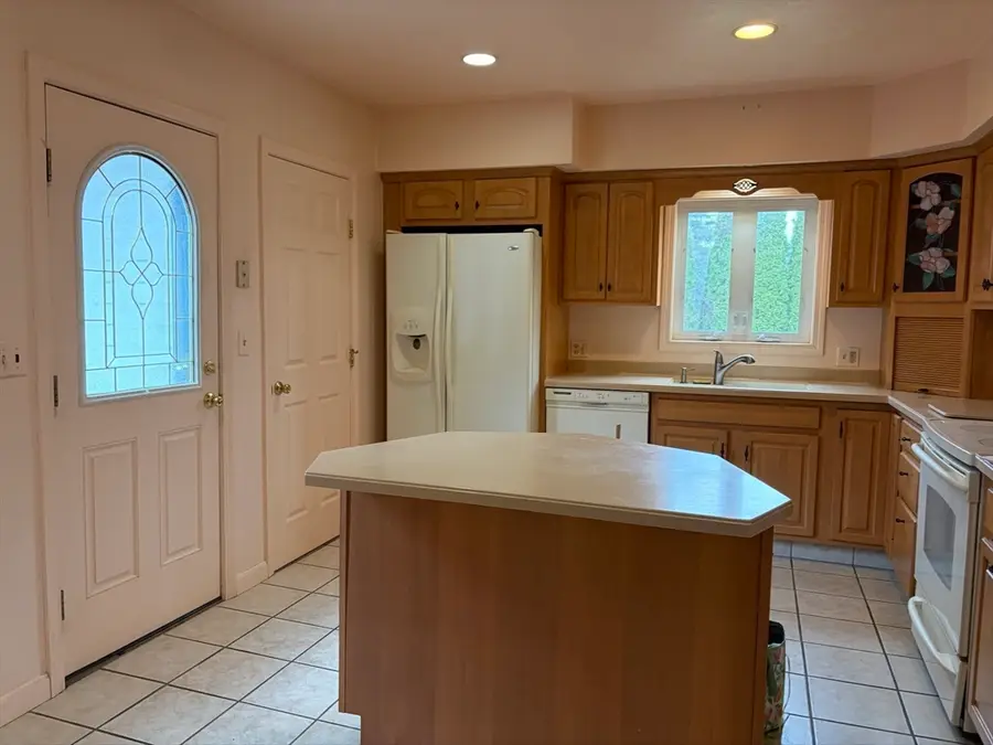 270 Coburn Ave, Worcester, MA 01604 - Image #3