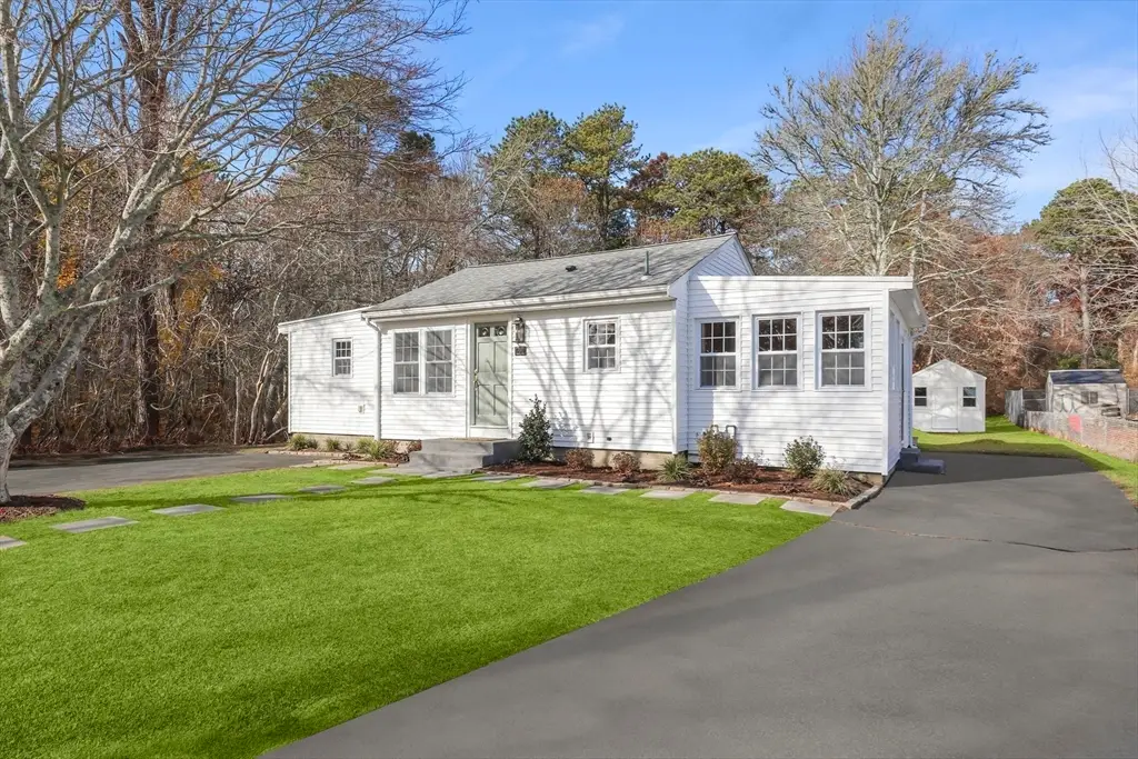 21 Weston Ave, Wareham, MA 02571 - Image #1