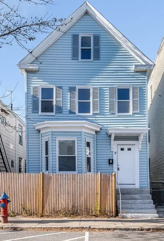 9 Cross St, Somerville, MA 02145