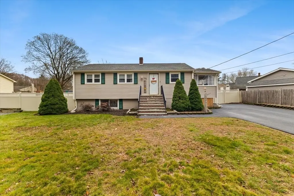 196 Donald Tennant Cir, North Attleboro, MA 02760 - Image #1