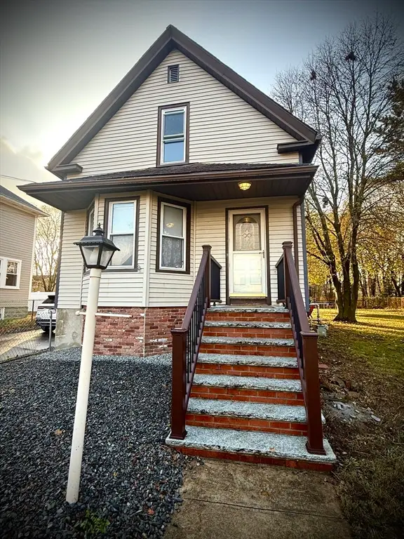 105 Dewolf St, New Bedford, MA 02740