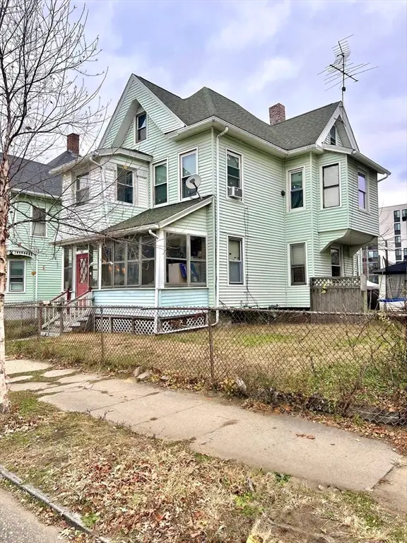 163 Marion St, Springfield, MA 01109