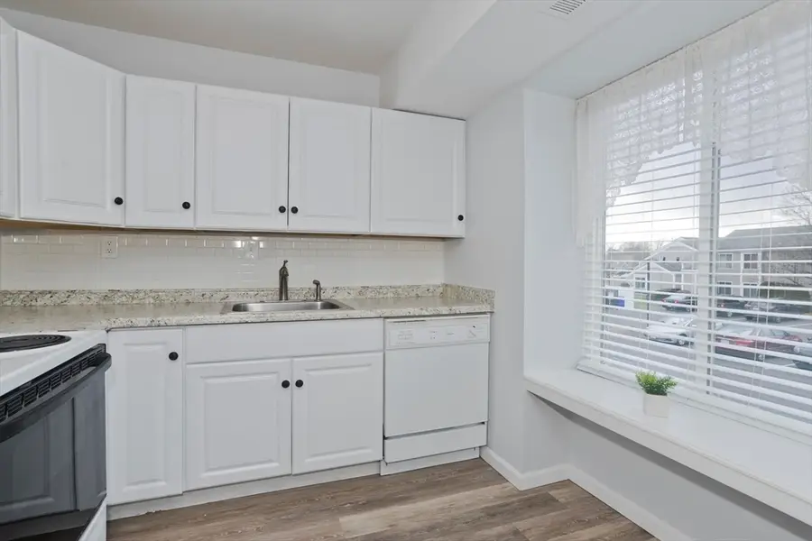 286 Nassau Dr #286, Springfield, MA 01129 - Image #2