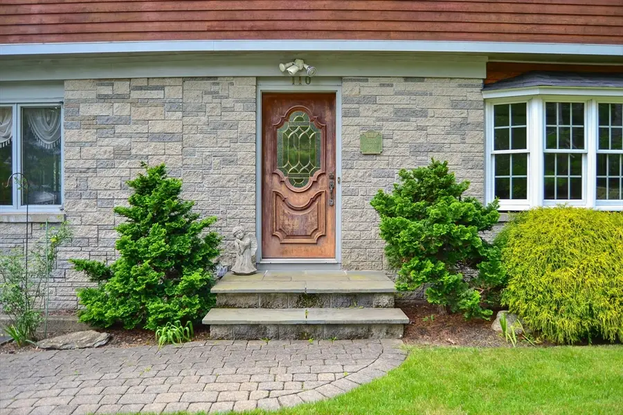 110 Mayflower Ridge Dr, Wareham, MA 02571 - Image #3