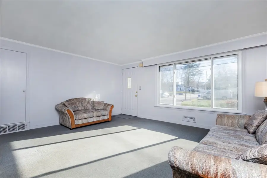 29 Woodedge Ave, Braintree, MA 02184 - Image #3