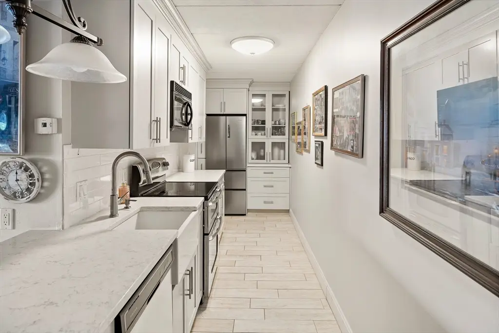 995 Massachusetts Avenue #404, Arlington, MA 02476 - Image #1