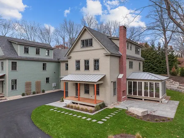 14 Dexter Lane #B, Newburyport, MA 01950